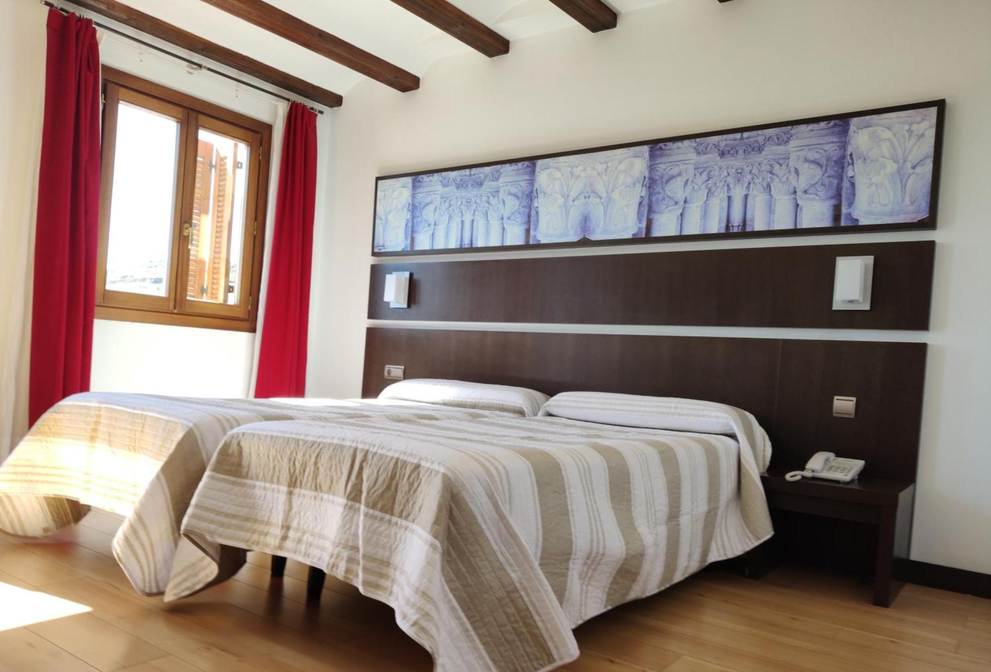 Hotel Rey Sancho Navarrete Oda fotoğraf
